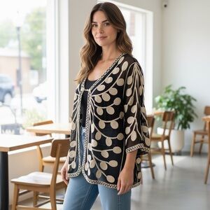 Elegant Black & Cream Women's XXL Jeannie 100 Polyester top embroidered details